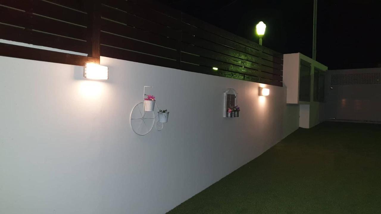 Blue - Comfy Center Rodos Apartment Asgourou ภายนอก รูปภาพ